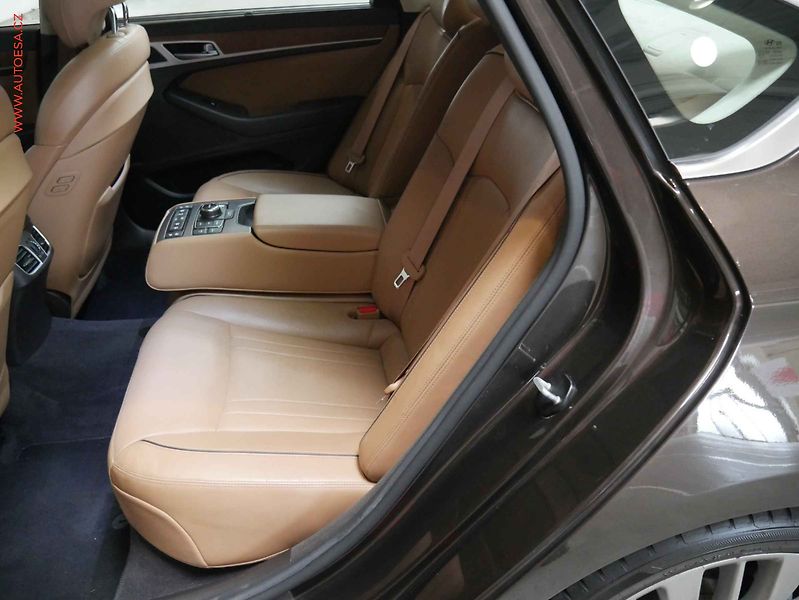 Hyundai Genesis (2017) 3.8 GDI V6 4x4, ČR, Bixen - fotka 10 z 32