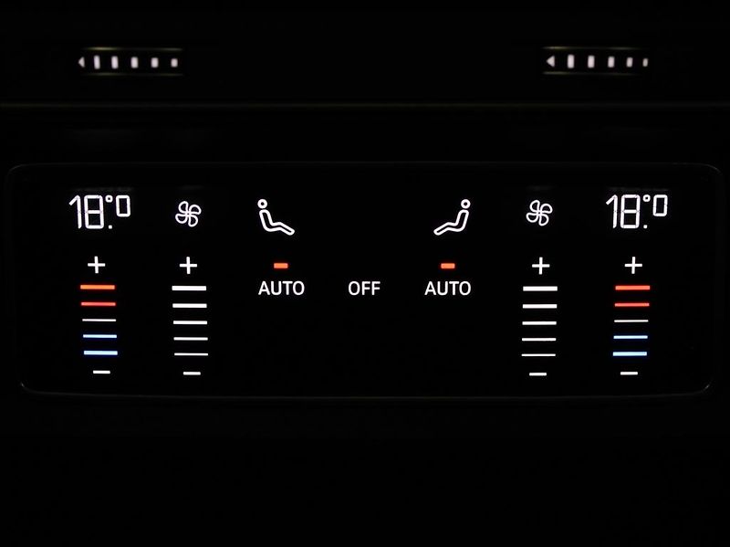 Audi Q7 3,0 50TDi S-Line 36tkm. ČR - fotka 24 z 30