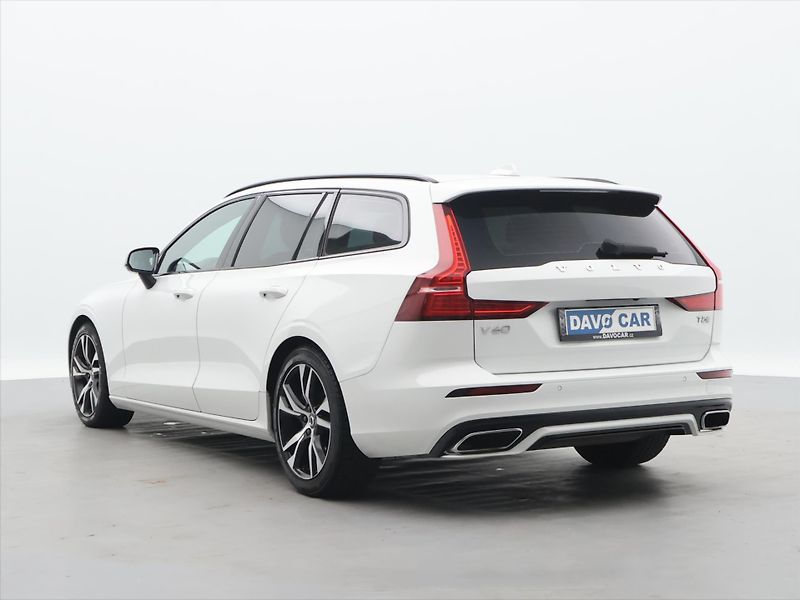 Volvo V60 2,0 T5 184kW Drive-E R-Design - fotka 6 z 34