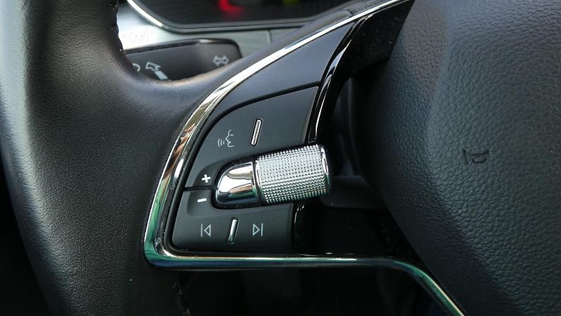 Škoda Superb 1.4 TSI iV Ambition DSG - fotka 12 z 23