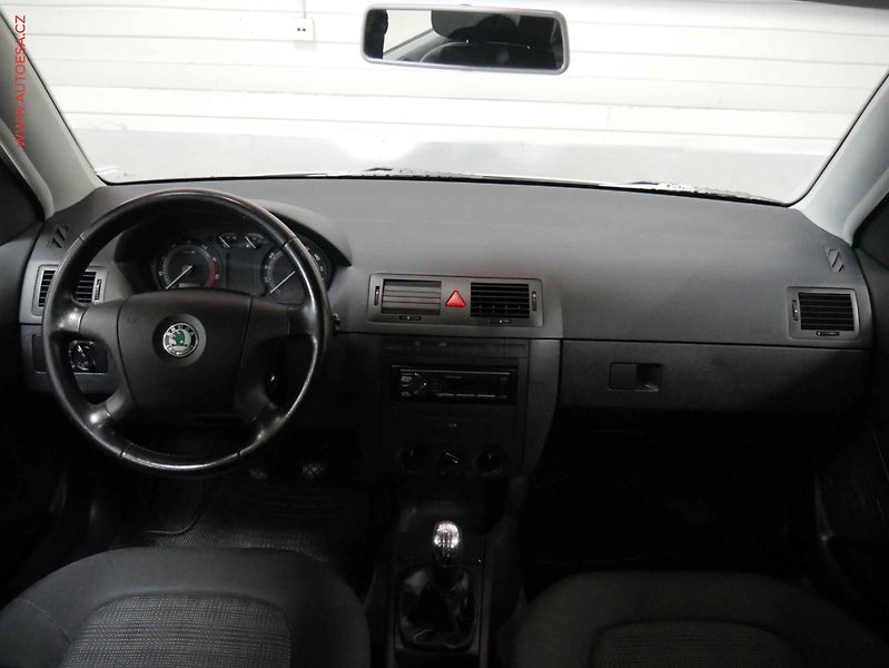 Škoda Fabia (2005) 1.2 HTP, ČR, AC, tempo - fotka 8 z 15