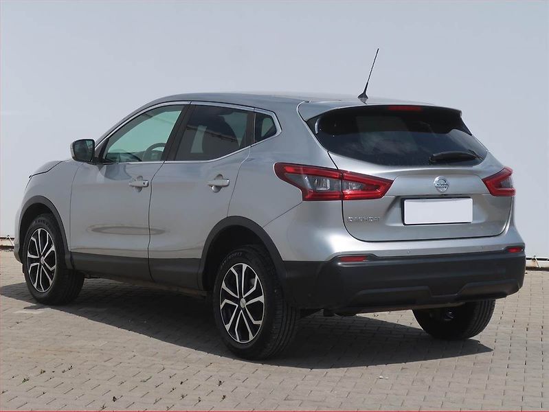 Nissan Qashqai (2019) 1.3 DIG-T, Serv.kniha - fotka 4 z 18