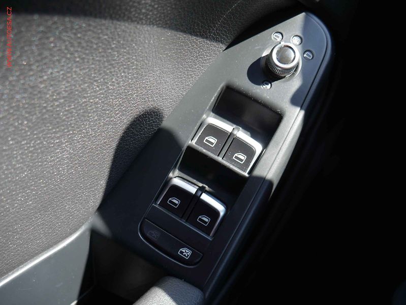 Audi A4 (2013) 2.0 TDi quattro, AT, bixen - fotka 11 z 21