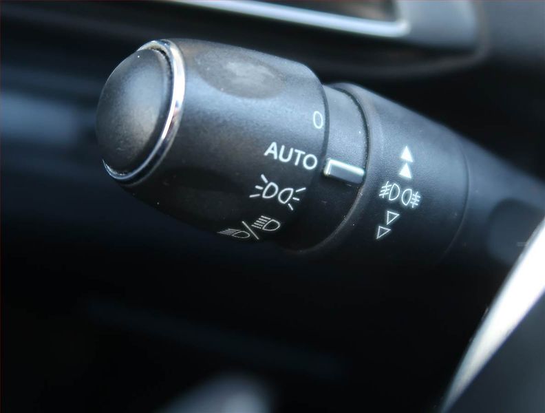 Peugeot 5008 (2018) GT Line 2.0 BlueHDi, Automat - fotka 18 z 23