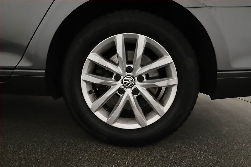 Volkswagen Passat (2016) 2.0 TDI, Serv.kniha, Navi - fotka 18 z 18