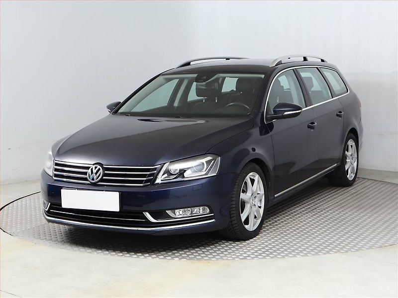 Volkswagen Passat (2012) Highline 2.0 TDI, 4X4 - fotka 2 z 19