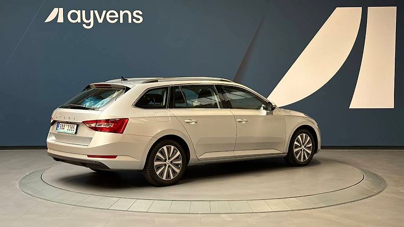 Škoda Superb 2.0 TDI 147kW Style Combi DSG - fotka 2 z 14