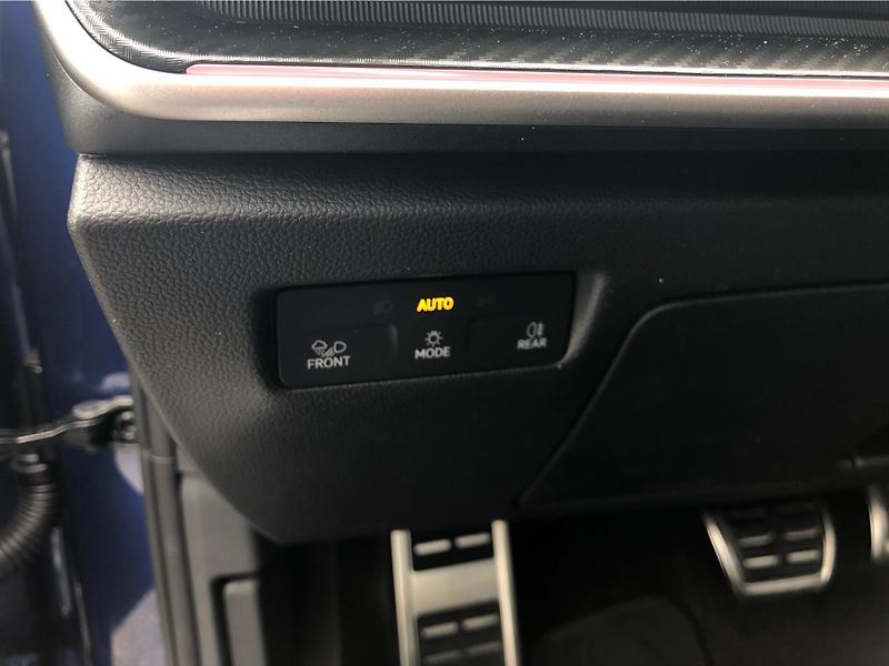 Škoda Superb 2.0 TSI  DSG 7° - fotka 16 z 30
