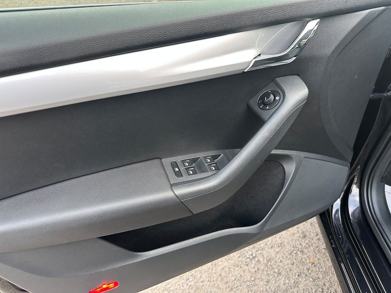 Škoda Octavia (2014) 2,0TDI 110kw Elegance - fotka 9 z 27