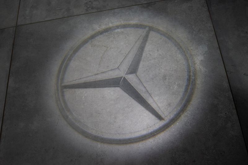 Mercedes-Benz EQA 250 EDITION 1*SoH 97%*TAŽNÉ*ČR - fotka 17 z 49
