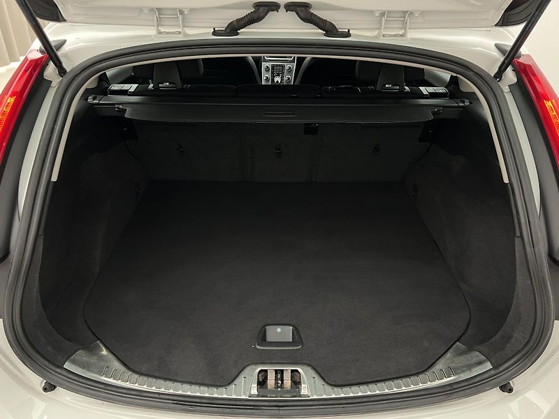 Volvo V60 CC D4 KINETIC AUT CZ - fotka 4 z 35