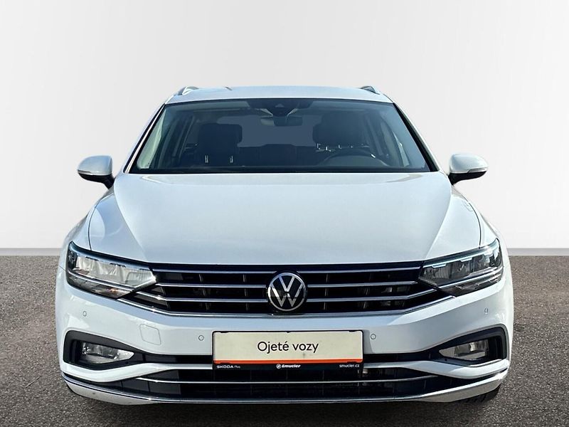 Volkswagen Passat ELEGANCE - fotka 4 z 27
