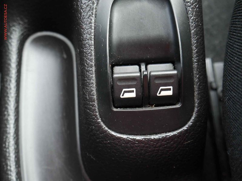 Peugeot 206 (2008) 1.4i, ČR, Klima - fotka 11 z 15