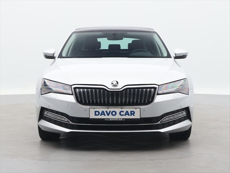 Škoda Superb iV 1,4 TSI 160kW Style DSG DPH - fotka 2 z 44