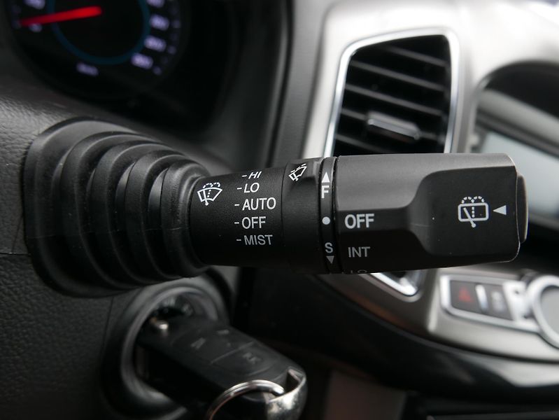 Chevrolet Captiva 2,2 Td 120kW Navi REZERVACE - fotka 28 z 35