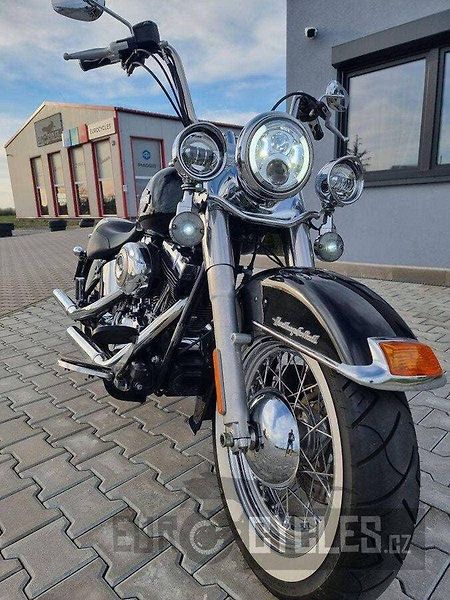 Harley-Davidson FLSTC Heritage Softail Classic (2010) - fotka 3 z 18