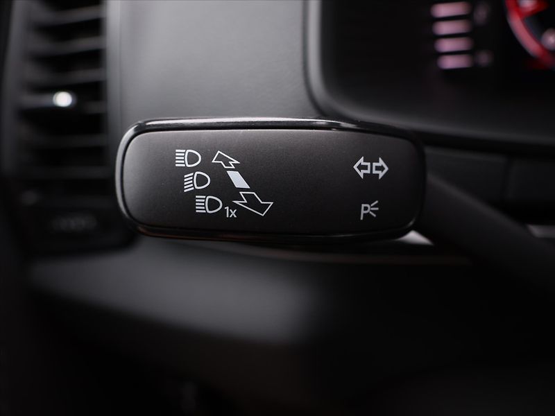 Škoda Karoq 2,0 TDI 4x4 DSG Sportline DPH - fotka 20 z 34