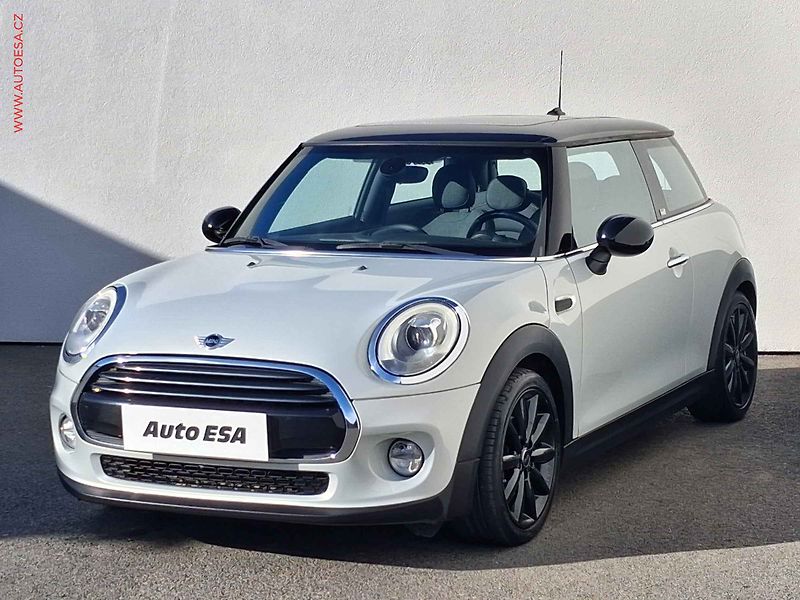 Mini Cooper (2017) 1.5i, LED, navi, panor - fotka 3 z 17