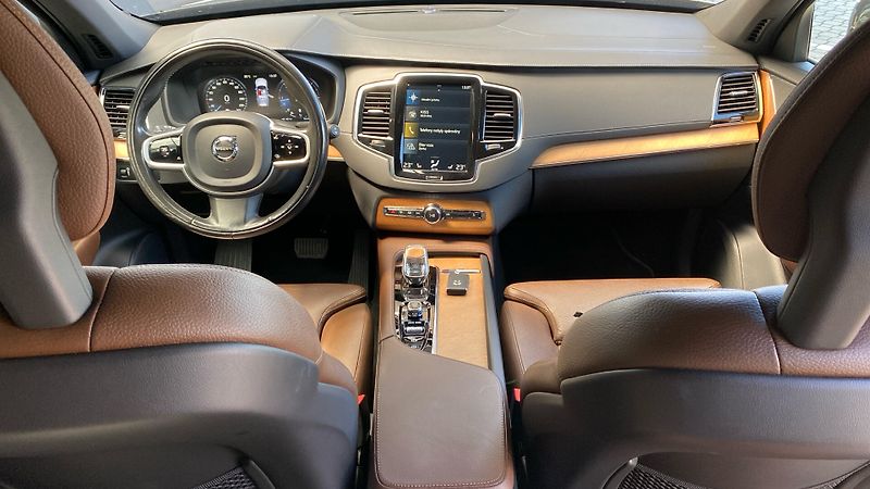 Volvo XC90 INSCRIPTION, B5 AWD, 173+10 kW - fotka 12 z 34