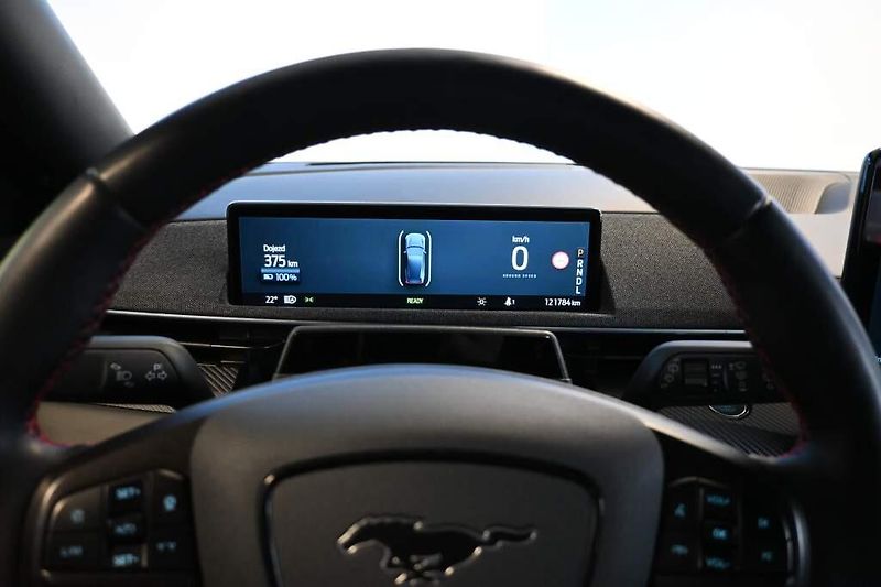 Ford Mustang Mach-E (2022) AWD Matrix LED iACC PREMIUM BO - fotka 36 z 41