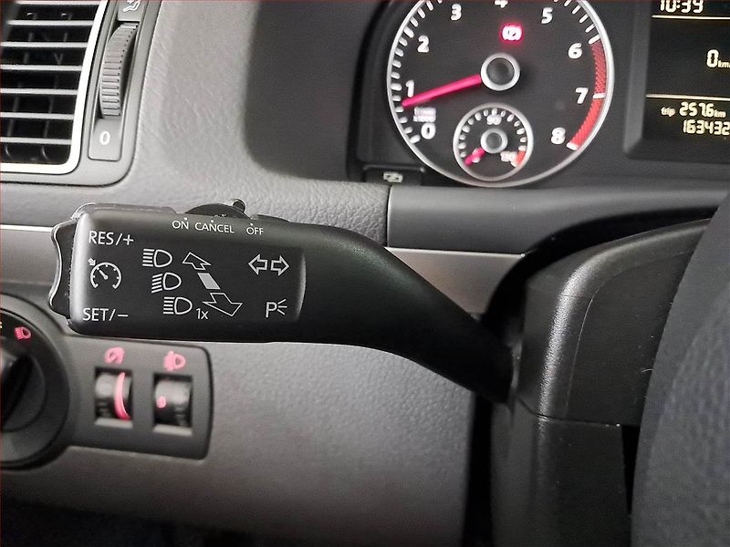 Volkswagen Touran (2011) 1.2 TSI, Tempomat - fotka 16 z 17
