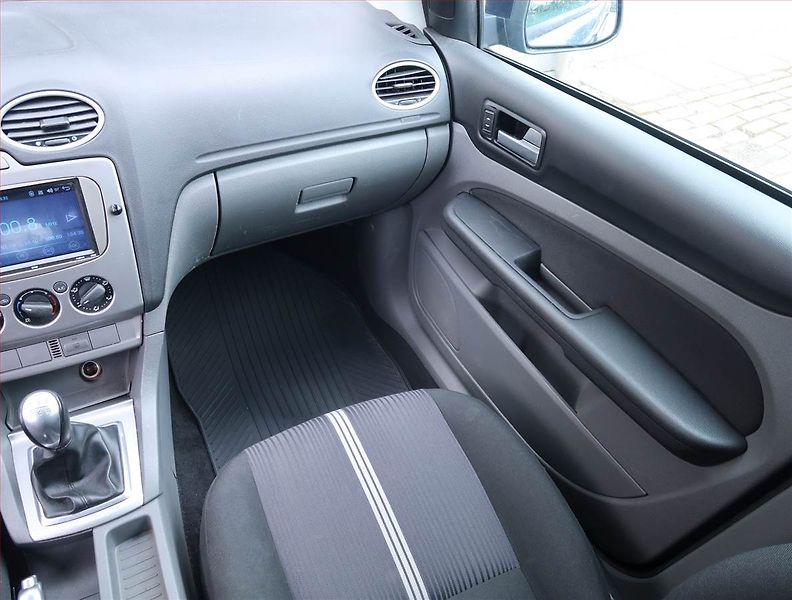 Ford Focus (2010) 1.6 TDCi, Eko.zaplacen - fotka 8 z 13