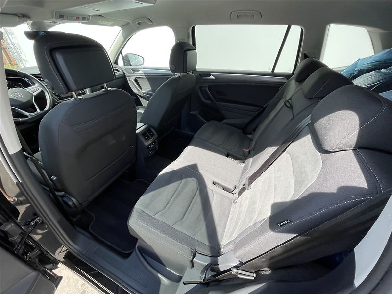 Volkswagen Tiguan Allspace 1,5 TSI DSG Elegance NAVI+ACC - fotka 16 z 22