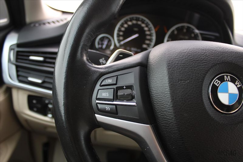 BMW X5 xDrive 30d Bang&Olufsen - fotka 17 z 30