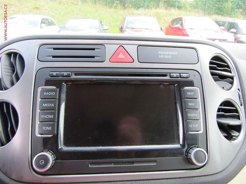 Volkswagen Tiguan (2009) 2.0 TDI 4x4, autoAC - fotka 16 z 20