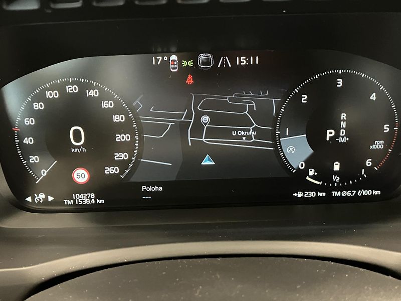 Volvo XC90 B5 AWD Momentum AT8 - fotka 27 z 48