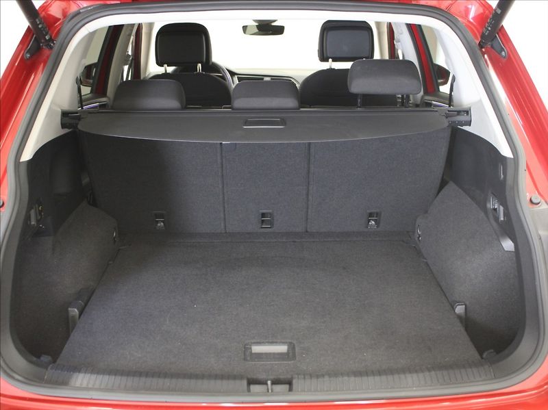 Volkswagen Tiguan Allspace 1,5 TSi 110kW DSG Life 1.maj. - fotka 20 z 23