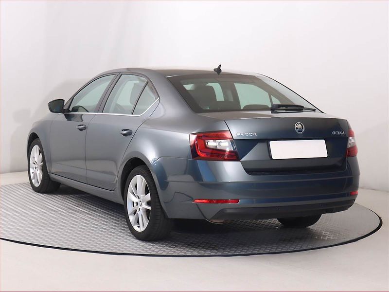 Škoda Octavia (2017) 2.0 TDI, Tempomat - fotka 4 z 18