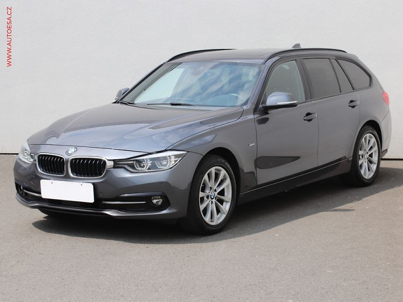 BMW Řada 3 (2018) 1.5i 318, Sport Line, AT - fotka 3 z 3