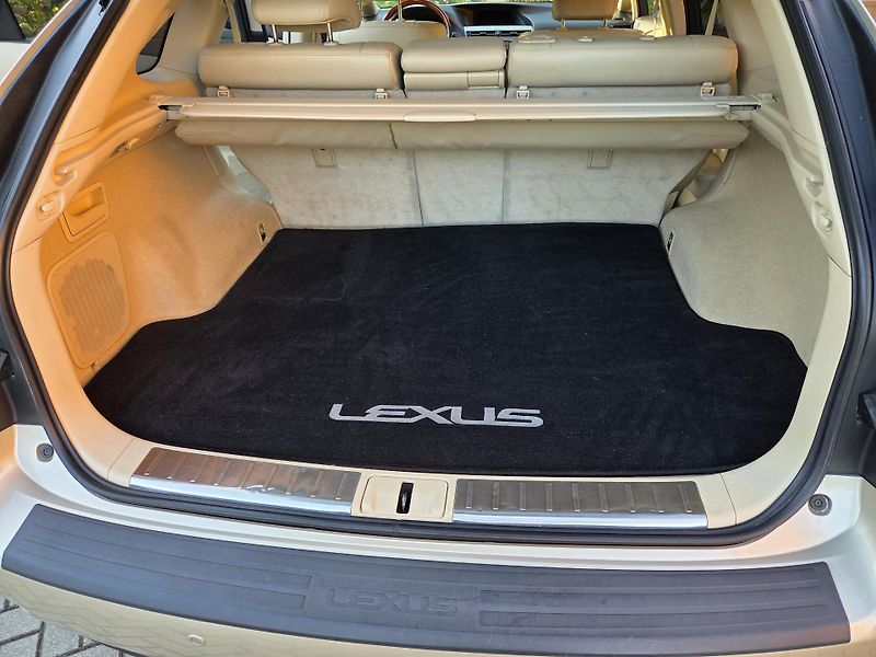Lexus RX 450h (2011) - fotka 12 z 23