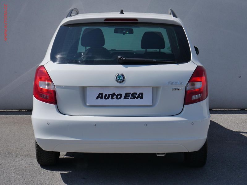 Škoda Fabia (2012) 1.2 TSi, Ambition - fotka 5 z 19