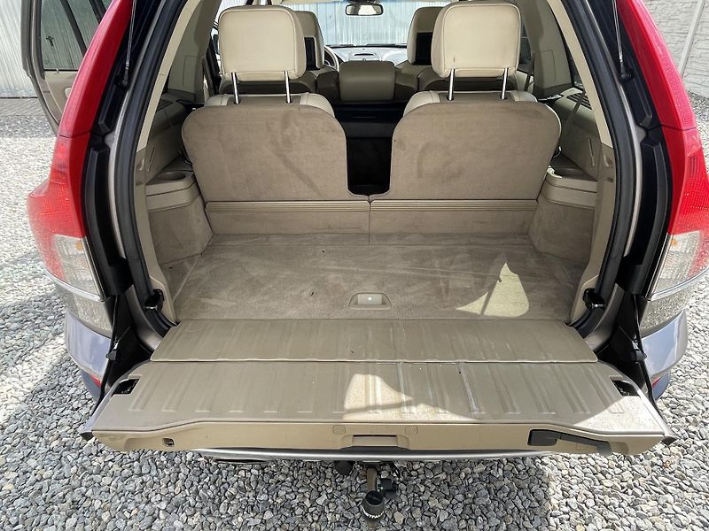 Volvo XC90 2.5TDi D5 200PS AWD R-DESIGN!! - fotka 118 z 180