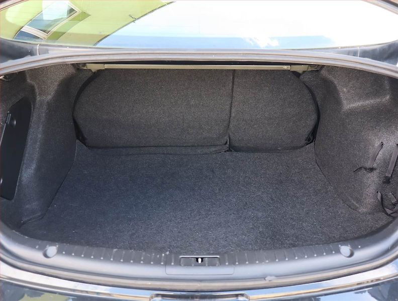 Mazda 3 (2010) 1.6, Tempomat, Vyhř. sedaček - fotka 13 z 16