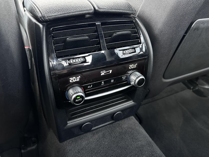 BMW Řada 5 540d xDrive M-Sport - fotka 28 z 29