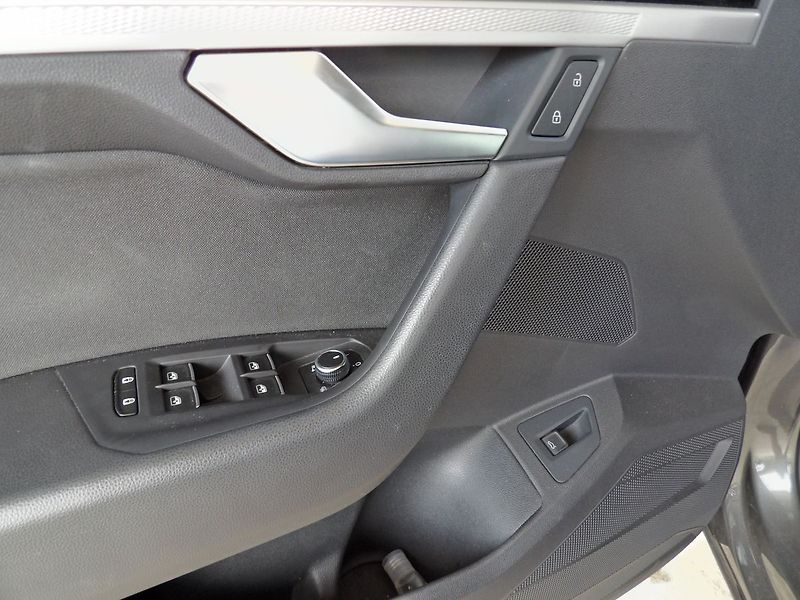 Volkswagen Touareg 3.0TDI V6 8°AT 4x4 Tažné ČR - fotka 20 z 35