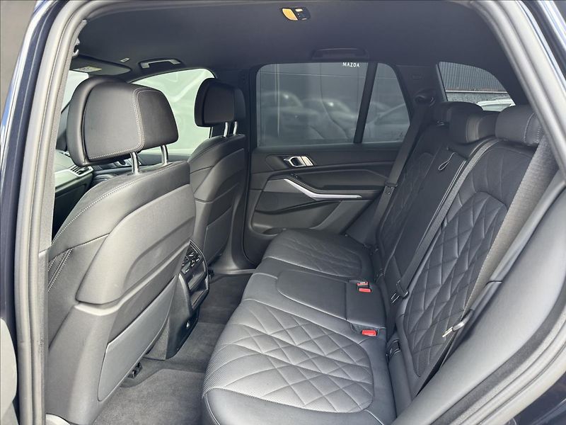 BMW X5 3,0 40i xDrive M-Packet ČR DPH - fotka 12 z 26