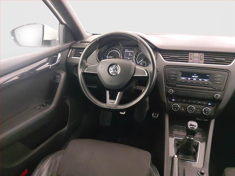 Škoda Octavia (2014) RS 2.0 TDI, Serv.kniha, Xenony - fotka 7 z 18