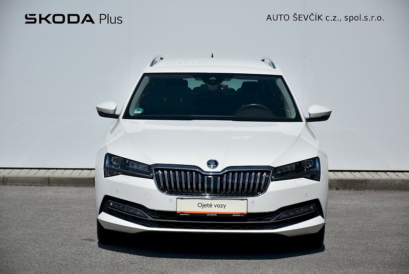 Škoda Superb (2019) Style 2.0 TDI 140kW DSG - fotka 4 z 34