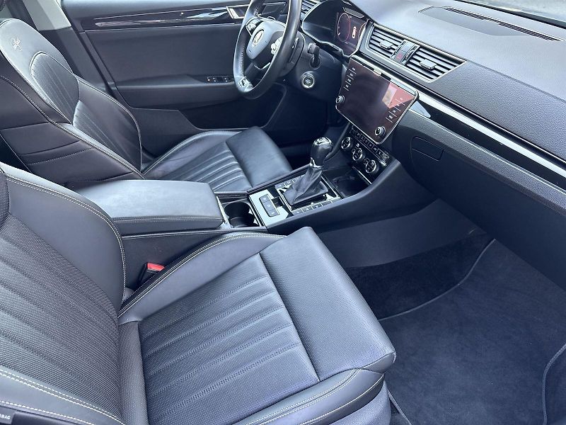 Škoda Superb (2021) Combi 2.0 TDI 4x4 DSG L&K - fotka 9 z 30