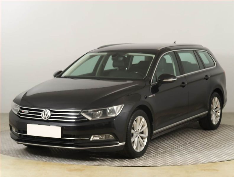 Volkswagen Passat (2018) 2.0 TDI, 4X4, Automat, Kůže - fotka 2 z 19