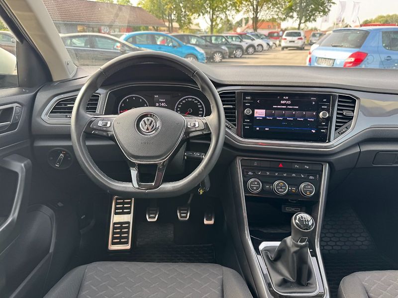 Volkswagen T-Roc (2019) IQ. DRIVE 1,5 TSI 110 KW - fotka 20 z 36