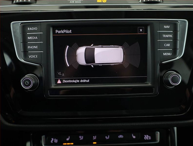 Volkswagen Touran (2016) 2.0 TDI, Automat, 7 míst - fotka 13 z 19