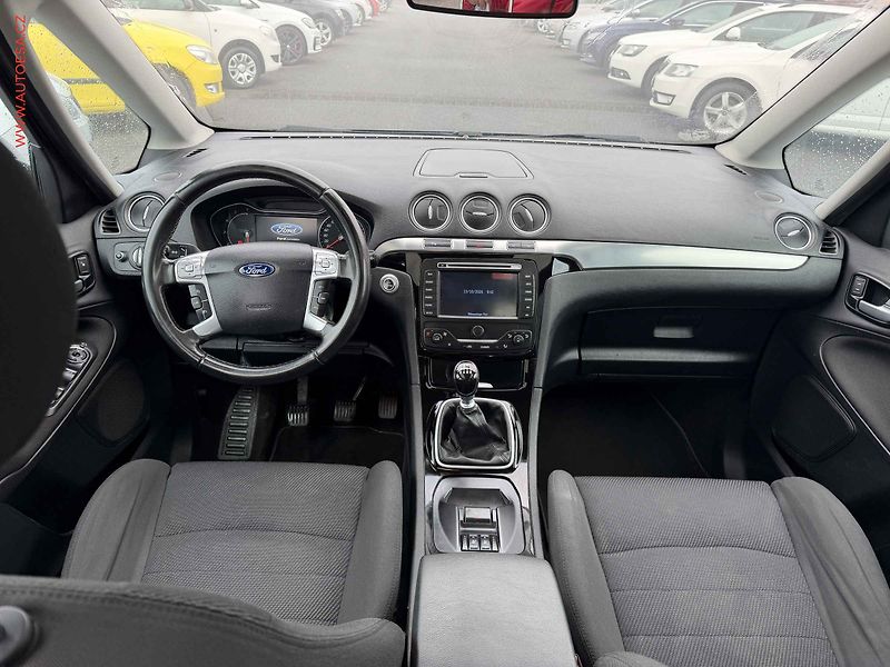 Ford Galaxy (2012) 2.2 TDCi, Titanium, xenon - fotka 8 z 16