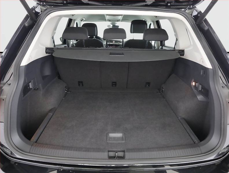 Volkswagen Tiguan Allspace (2018) 2.0 TSI - fotka 17 z 18