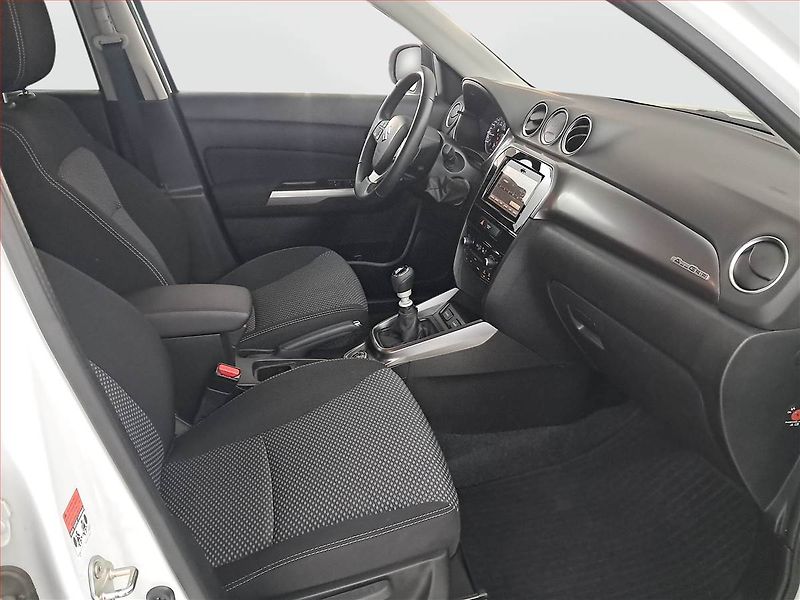Suzuki Vitara (2022) Premium 1.4 BoosterJet - fotka 9 z 17
