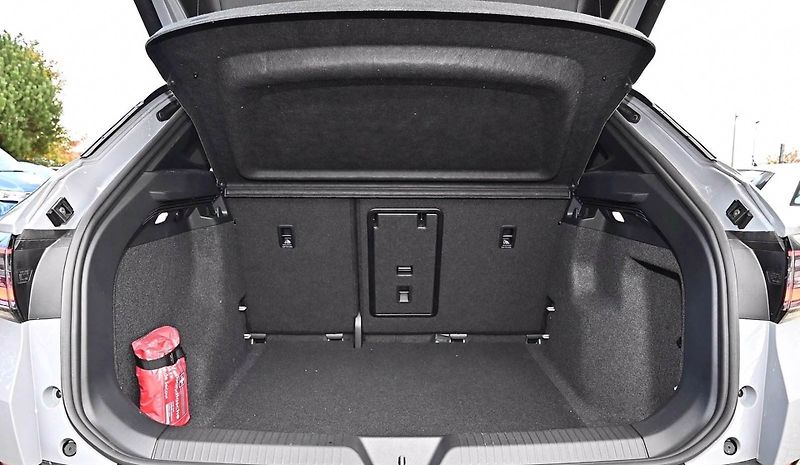 Volkswagen ID.4 Pure Perf. Matrix Kamera ACC - fotka 9 z 9